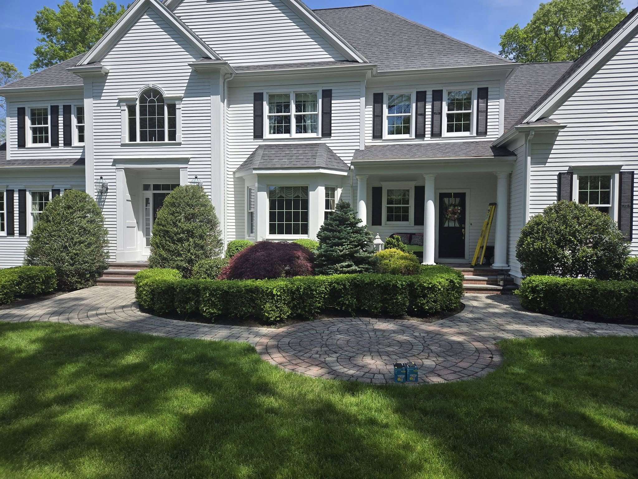 B&B exterior paint on home